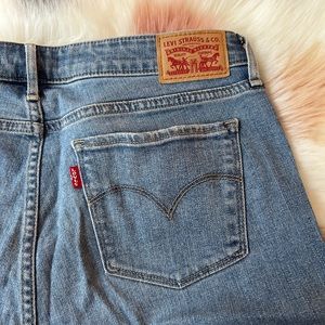 Levi’s 711 Skinny Jean